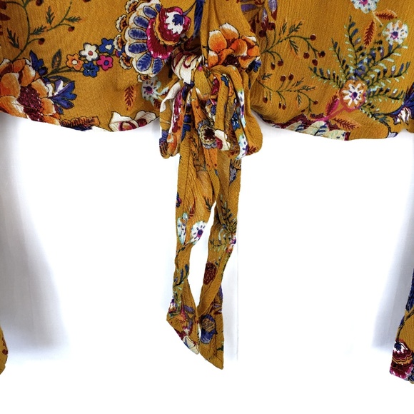 Patrons Of Peach Bell Sleeve Floral Crop Top** - Picture 3 of 6